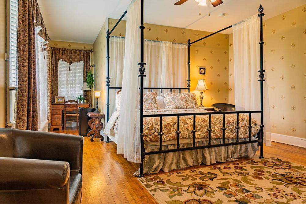 Echo Mountain Inn เฮนเดอร์สันวิลล์ ภายนอก รูปภาพ